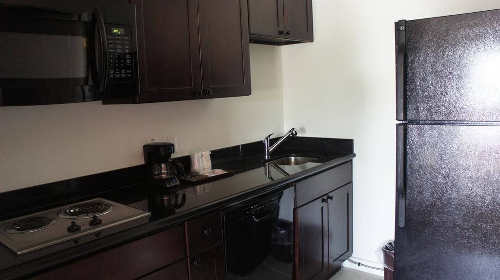Lux Inn And Suites Three Rivers Habitación foto