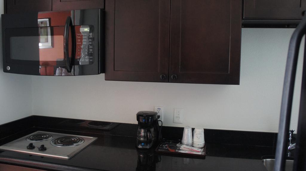 Lux Inn And Suites Three Rivers Habitación foto