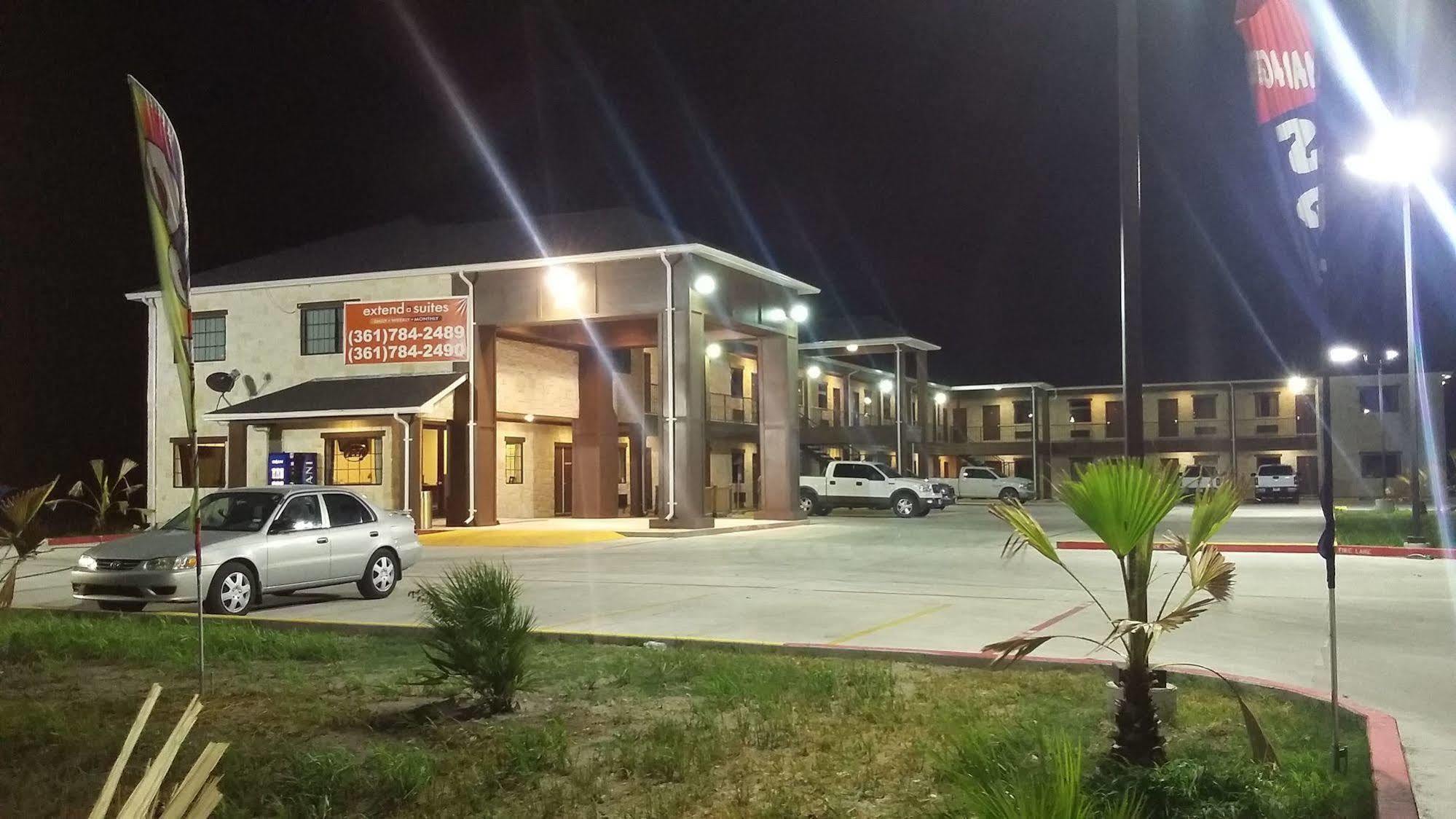 Lux Inn And Suites Three Rivers Exterior foto