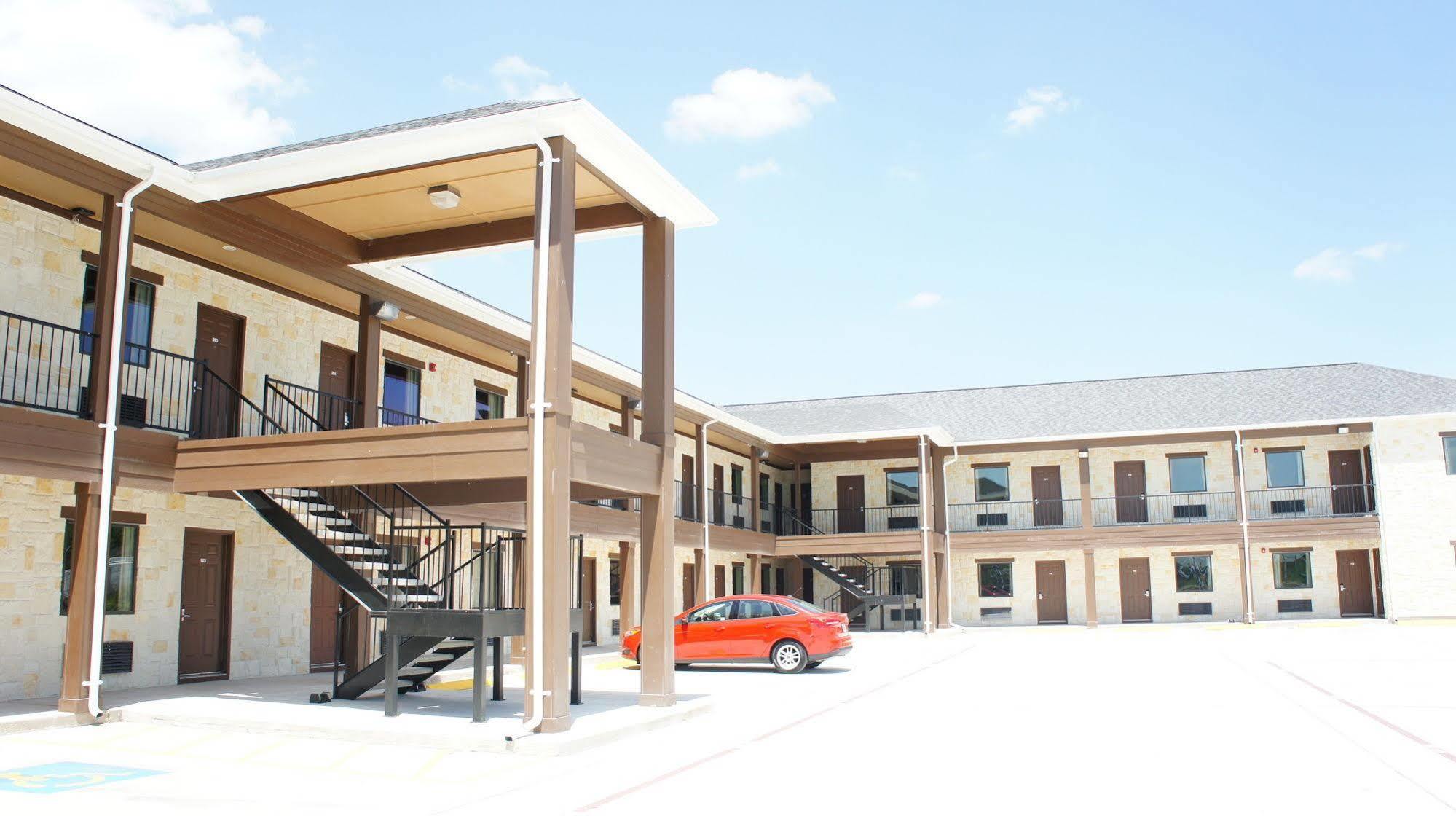 Lux Inn And Suites Three Rivers Exterior foto