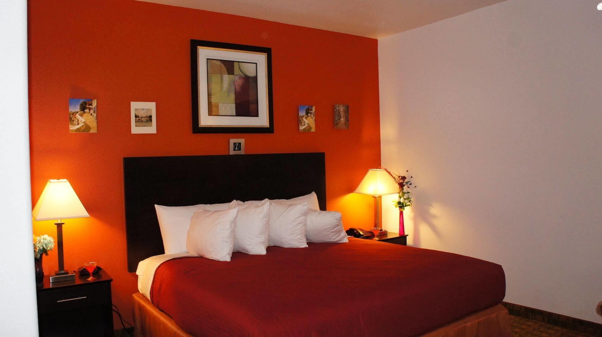 Lux Inn And Suites Three Rivers Exterior foto